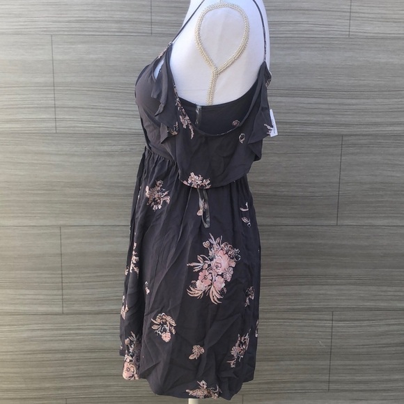 cold shoulder dress Size Small New - Picture 4 of 8